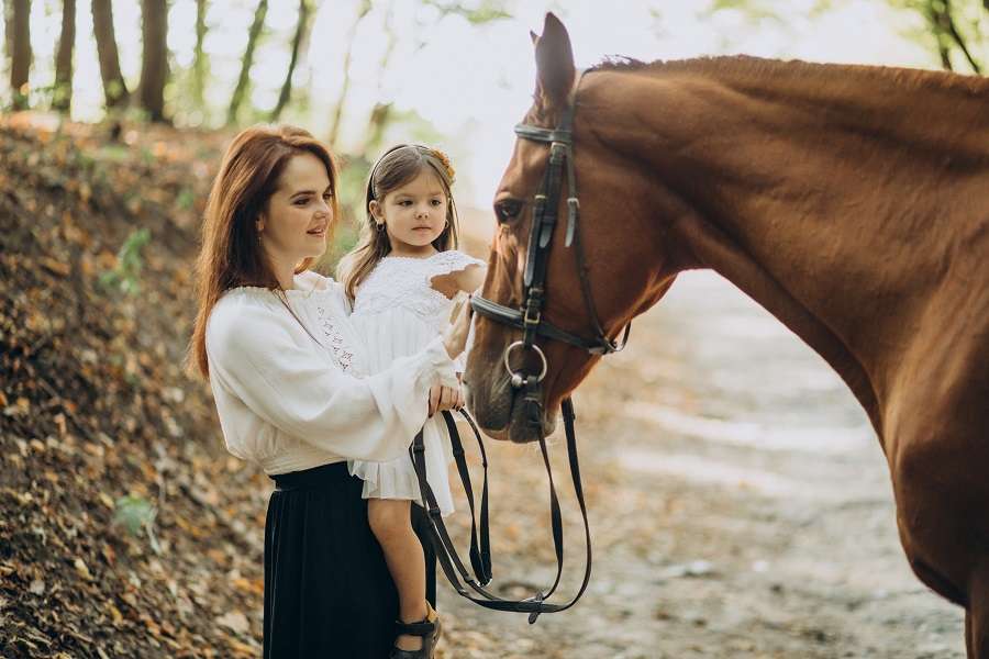 Horseback Riding and its Impact on Parent-Child Relationships