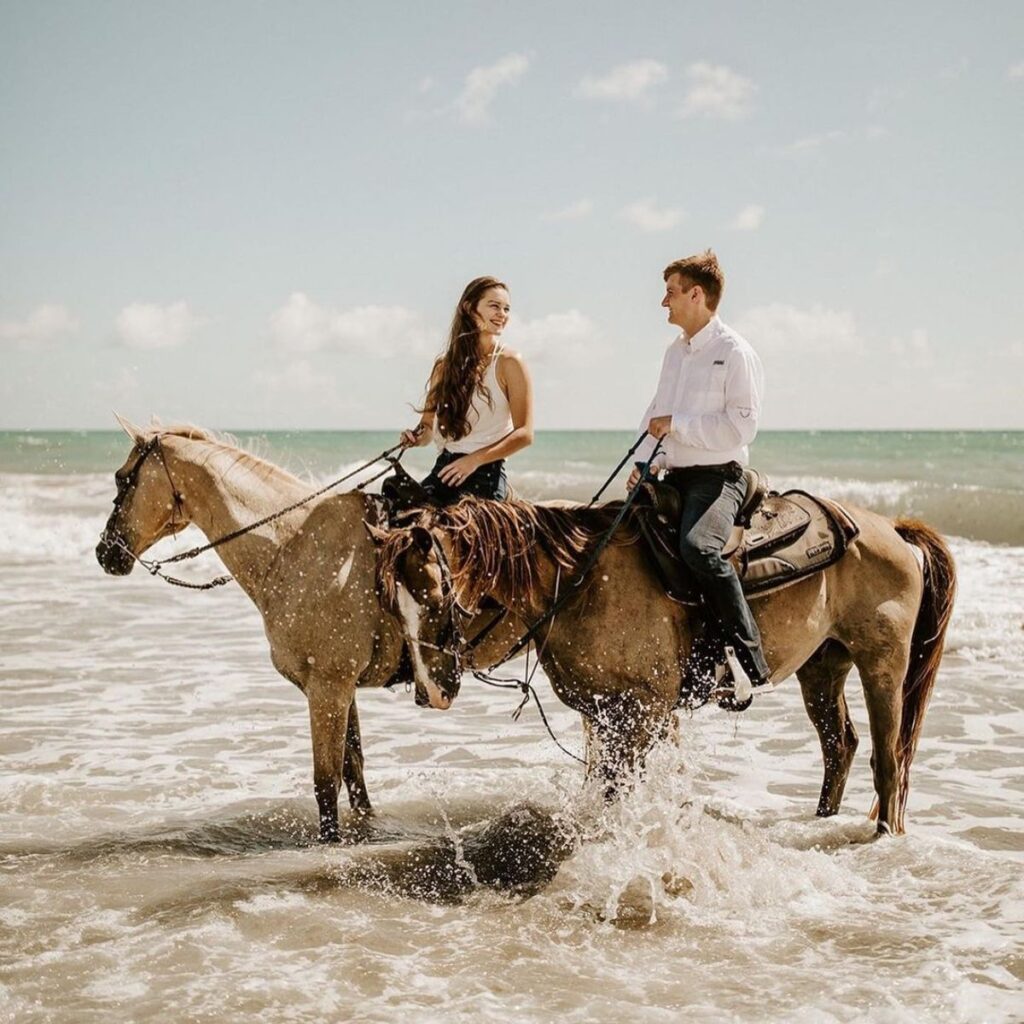 Horseback Riding for Couples: Tips for a Romantic Ride